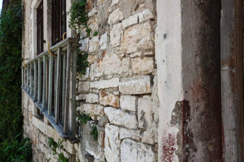 Charming Apartment In Town Center プーラ エクステリア 写真