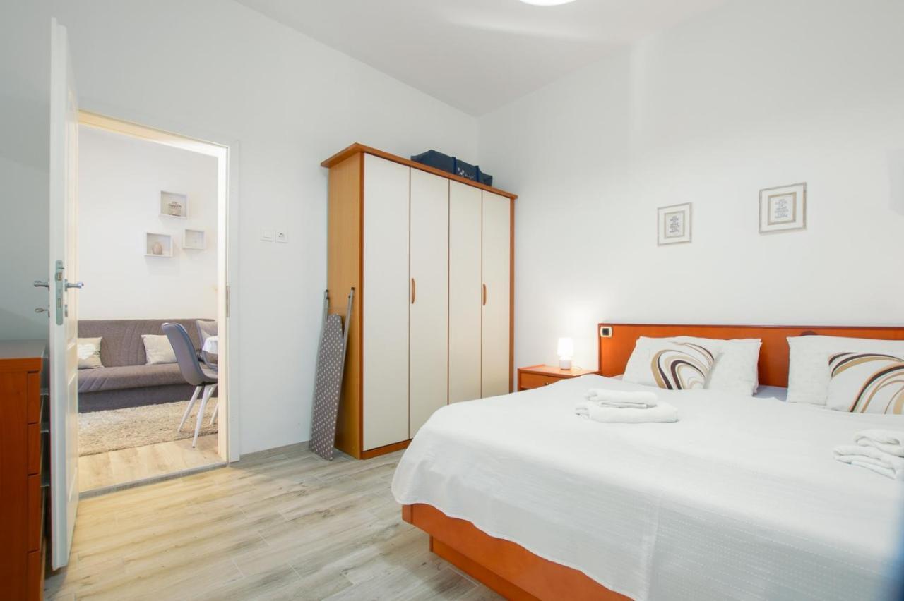 Charming Apartment In Town Center プーラ エクステリア 写真