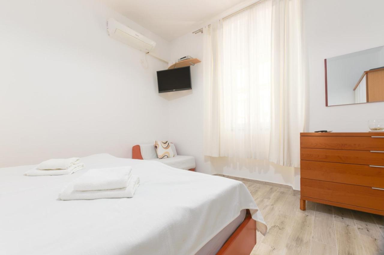 Charming Apartment In Town Center プーラ エクステリア 写真