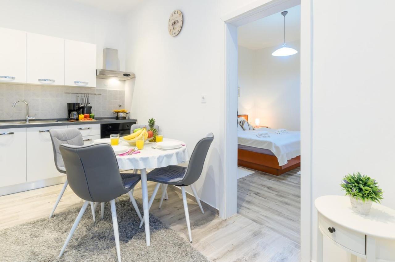Charming Apartment In Town Center プーラ エクステリア 写真